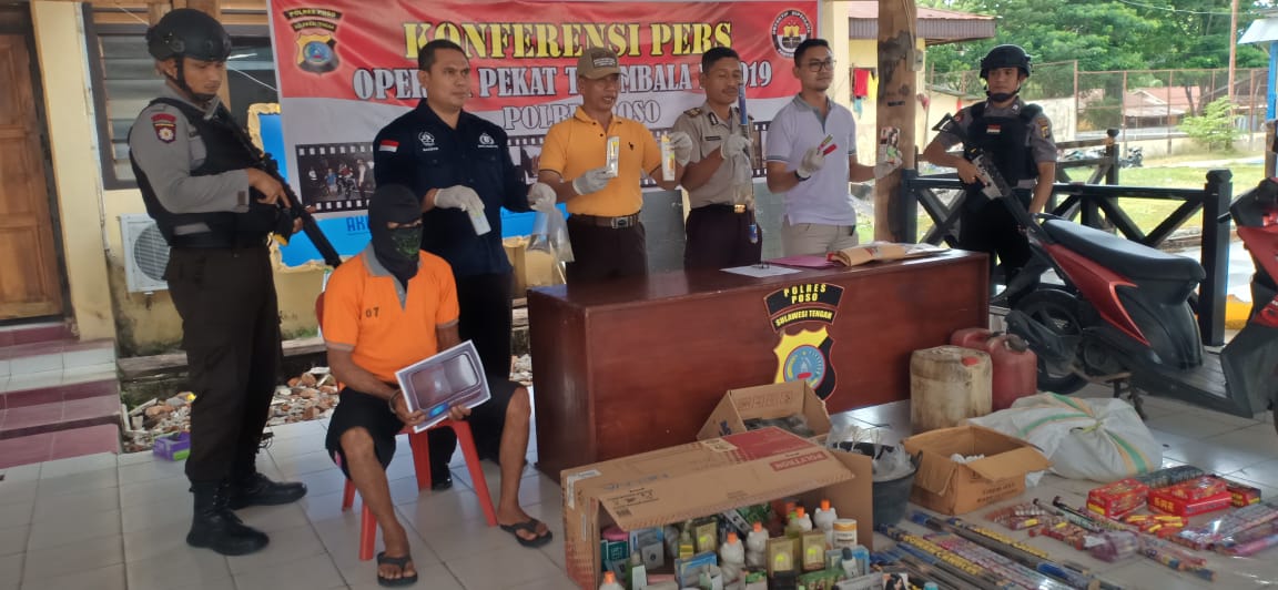 Polres Poso Amankan 1,05 gram Sabu dan puluhan kantong Cap Tikus