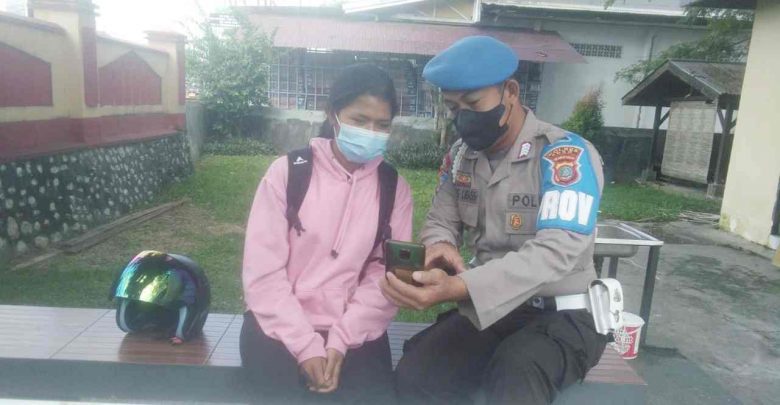 Photo of Lewat Aplikasi Propam Presisi, Permudah Masyarakat Laporkan Oknum Polisi Nakal 