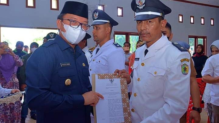 Photo of 9 Kades Dilantik, Bupati Morowali Utara Ingatkan Jalin Kerjasama Dengan BPD