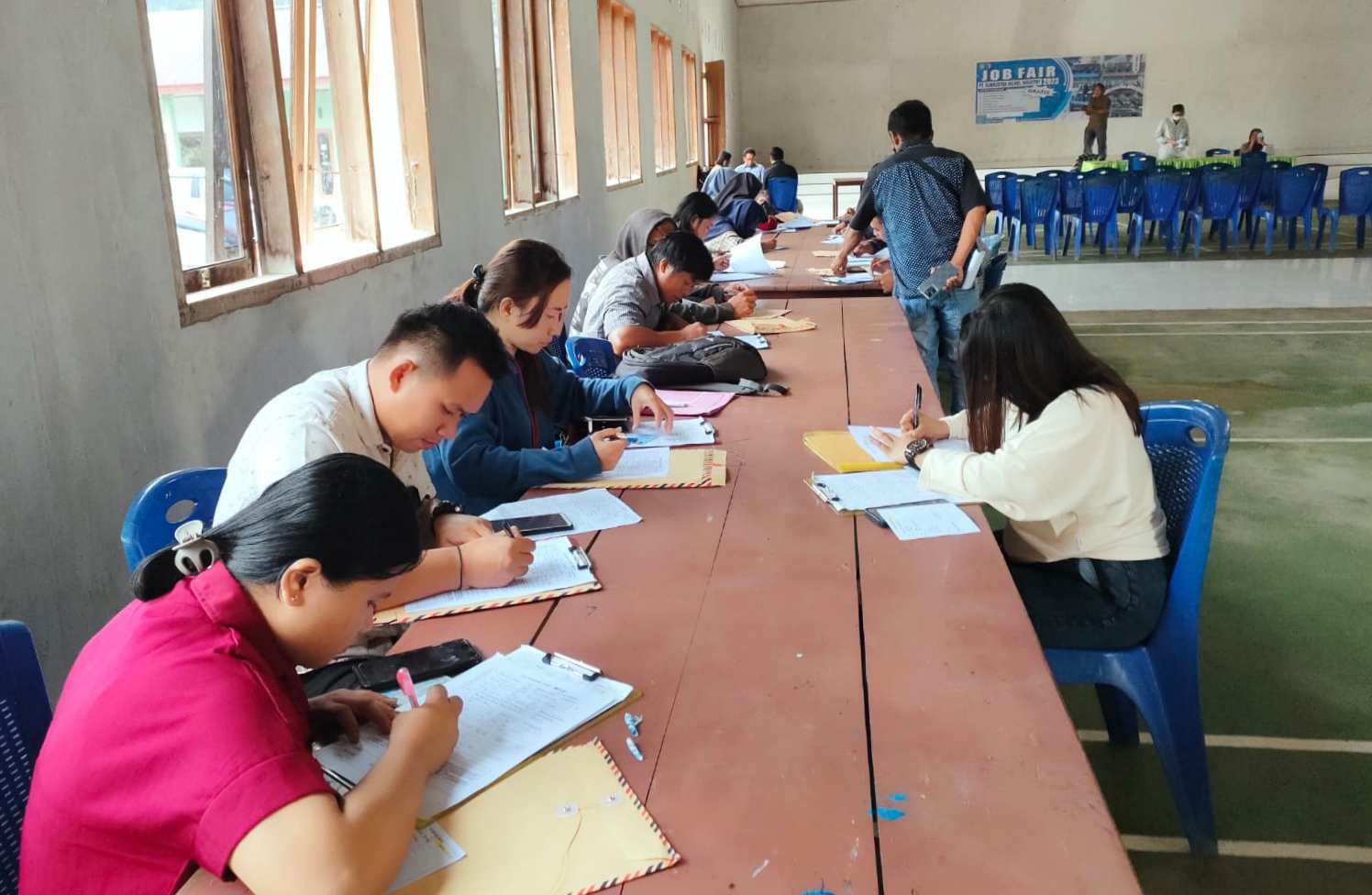 Kades Keuno Morowali Utara Fasilitasi Warganya Ikut Job Fair PT GNI