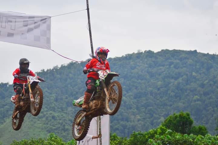 Andini Crosser Putri 
