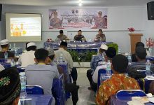 Photo of Di Poso, Satgas Madago Raya Berikan Peningkatan Kemampuan Imam Masjid dan Pegawai Syara