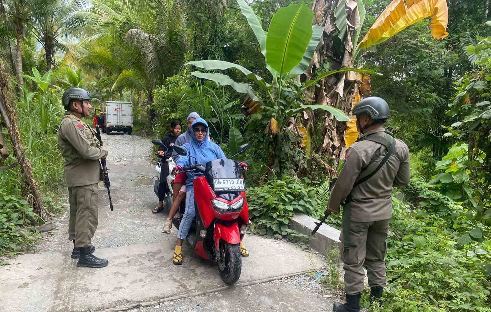 Satgas Madago Raya Razia Kendaraan, Cegah Peredaraan Senpi dan Handak di Poso