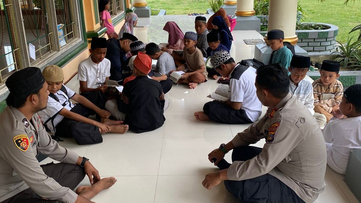 Satgas Madago Raya Ajak Santri Ponpes Darul Quran Cinta NKRI