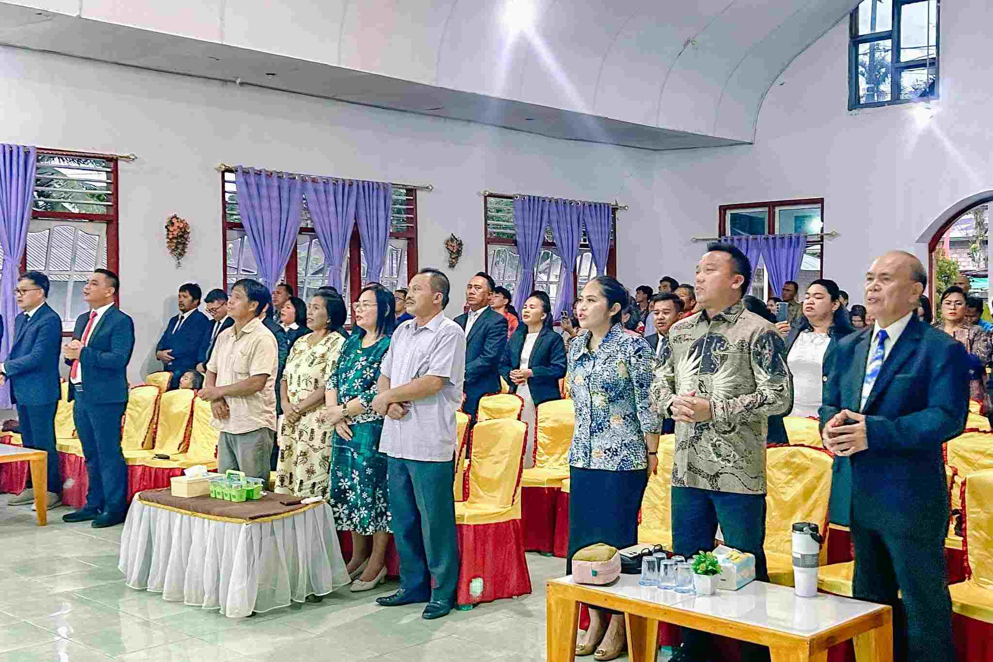 Bupati Delis Awali Pelayanan Natal 2025 di GPdI Agape Pandayora