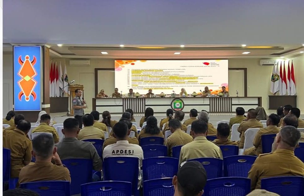 Kajari Poso Bekali Aparatur Desa dengan Materi Pencegahan Korupsi