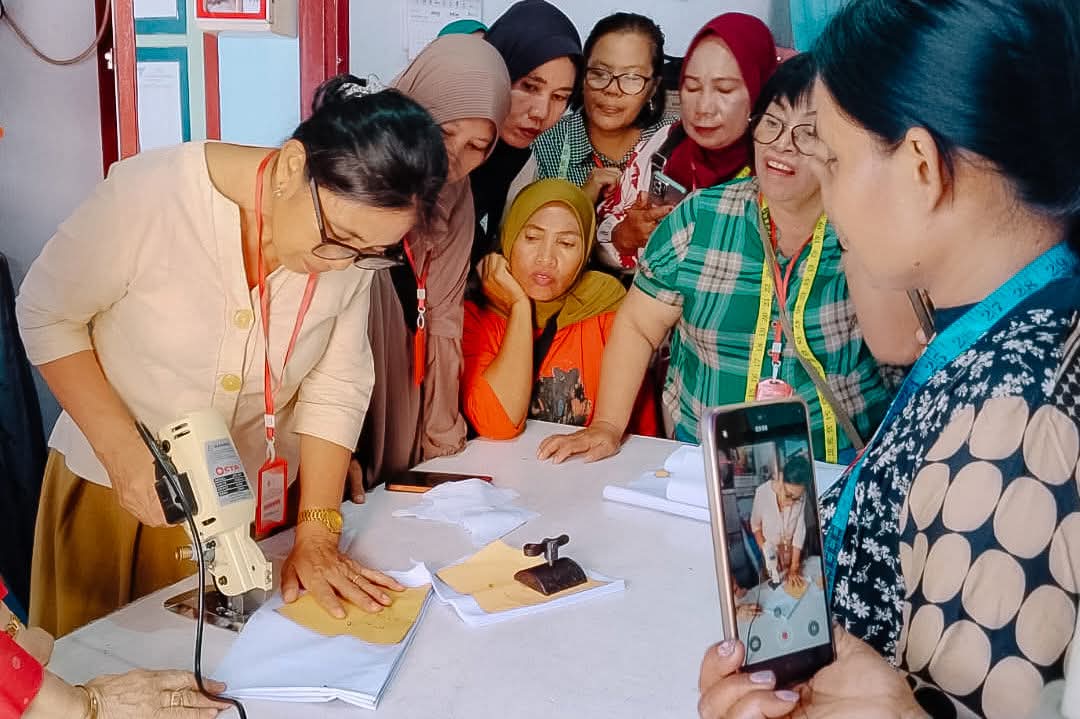 Kadis PMD Morut Tinjau Langsung Pelatihan Menjahit Kelompok Program BKK di Makassar