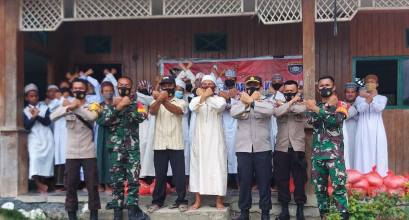 Satgas II Preemtif Jalin Silaturahmi di Pondok Pesantren di Desa Sigimpu