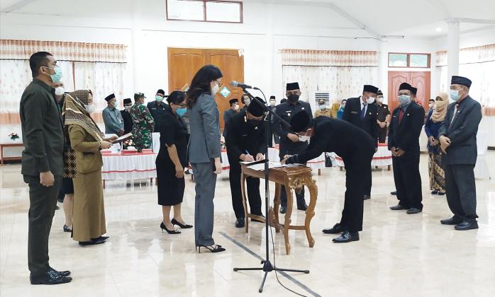 Bupati Poso Lantik 18 Pejabat Tinggi Pratama, Ini Daftarnya