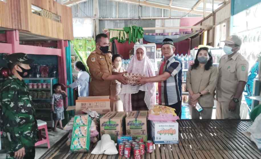 Pemerintah Kecamatan Pamsel Kunjungi Korban Kebakaran dan Beri Bantuan