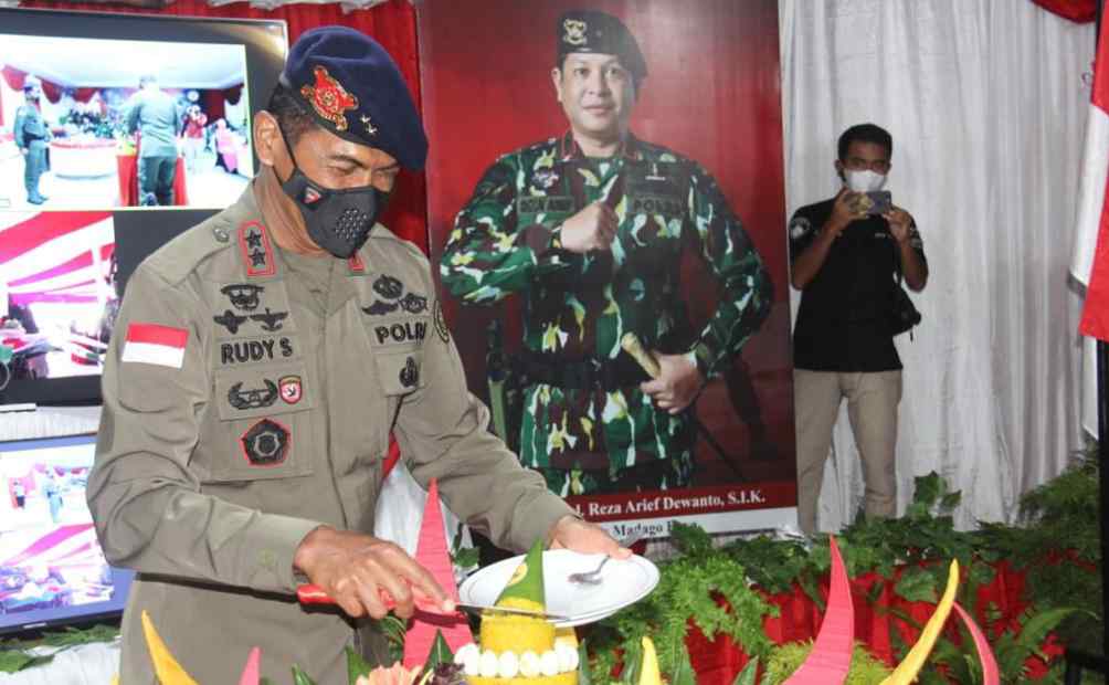 HUT ke 76 Brimob Polri, Kapolda Sulteng Semangati personel Operasi Madago Raya