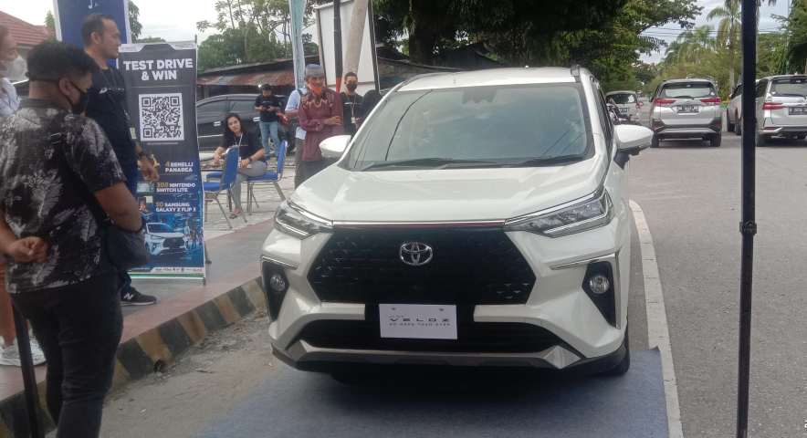 Kalla Toyota Perkenalkan All New Avanza dan All New Veloz di Kota Poso.