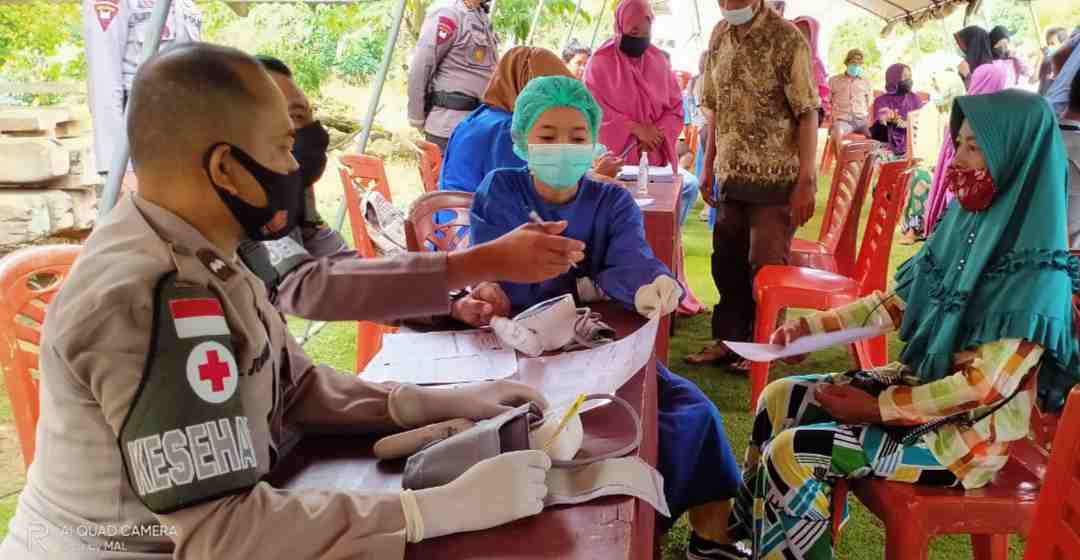 Percepatan Vaksinasi, Satgas Madago Raya Masuk Dusun Tamanjeka