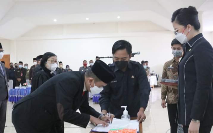 Lantik 9 Pejabat Pimpinan Tinggi Pratama, Bupati Poso Katakan Ini