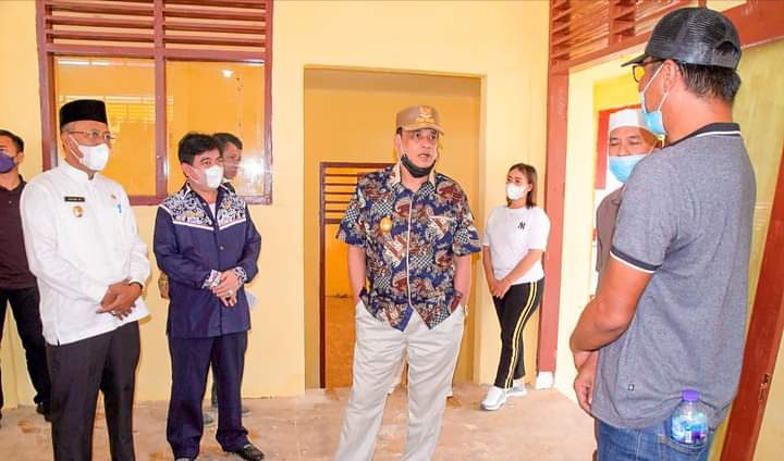 Tinjau Sekolah Di Morut, Wagub Sulteng: Tolong Diperbaiki yang Tidak Beres