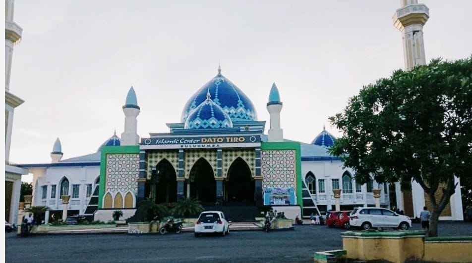 Islamic Center Dato Tiro Ikon Bulukumba Ramai di Bulan Ramadhan