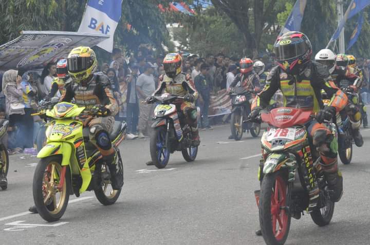 Racer Asia Anggi Setiawan Unggul 2 Kelas di Kejuaraan Balap Motor Poso