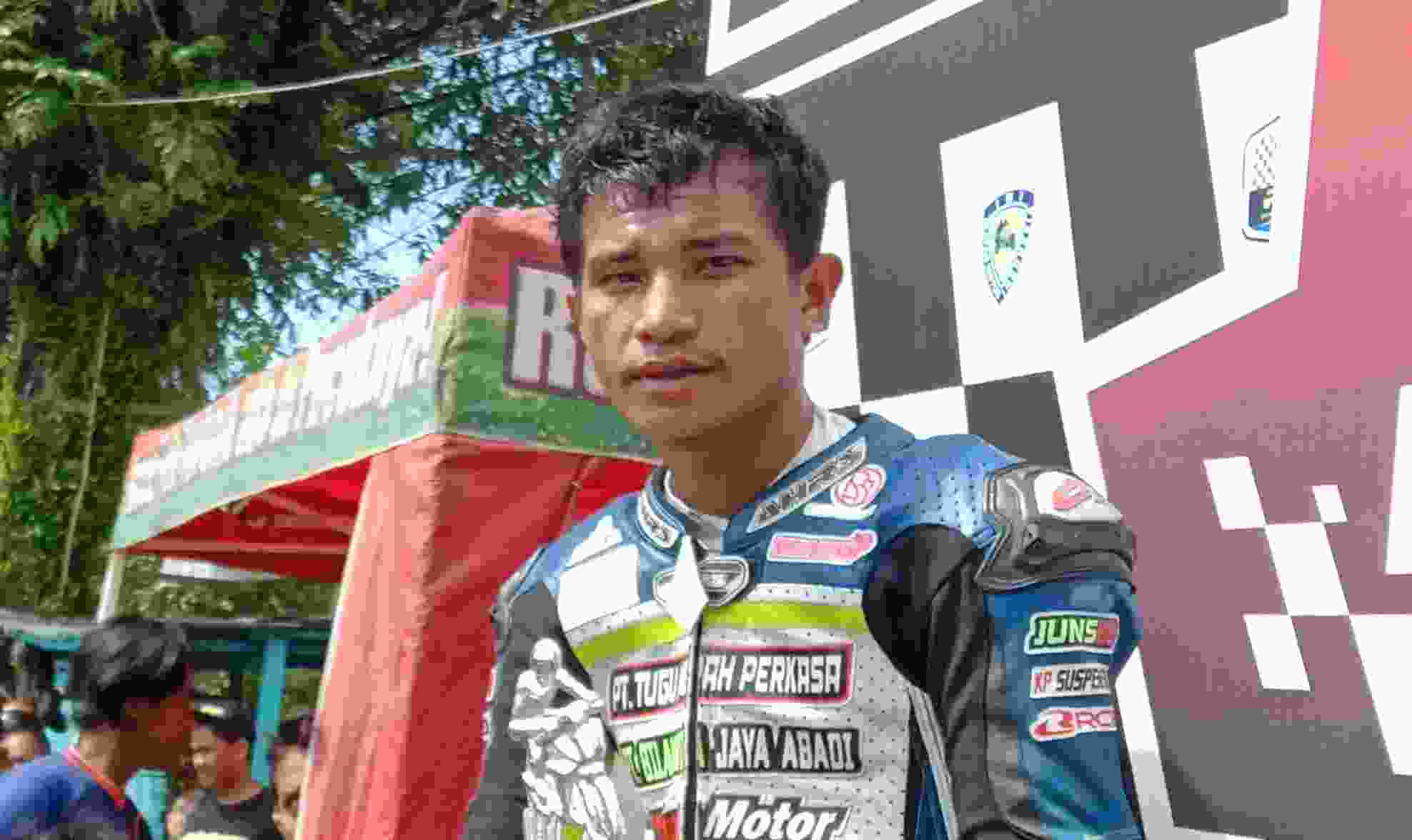 Carlos Domelos Juara Umum Adhyaksa Open Road Race di Sirkuit Masohi Maluku Tengahย