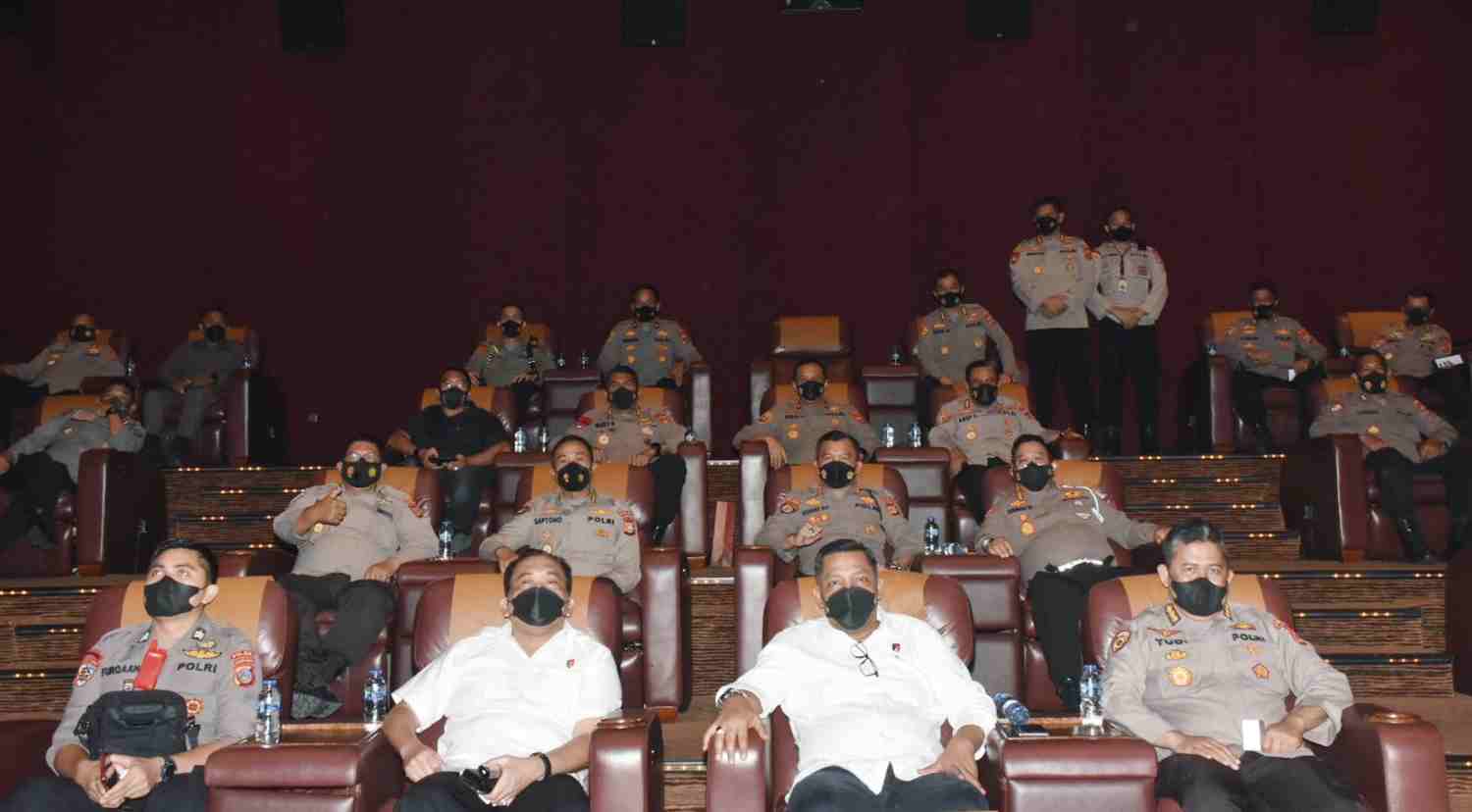 Polda Sulawesi Tengah Ajak Masyarakat Nonton Film Sayap-sayap Patah