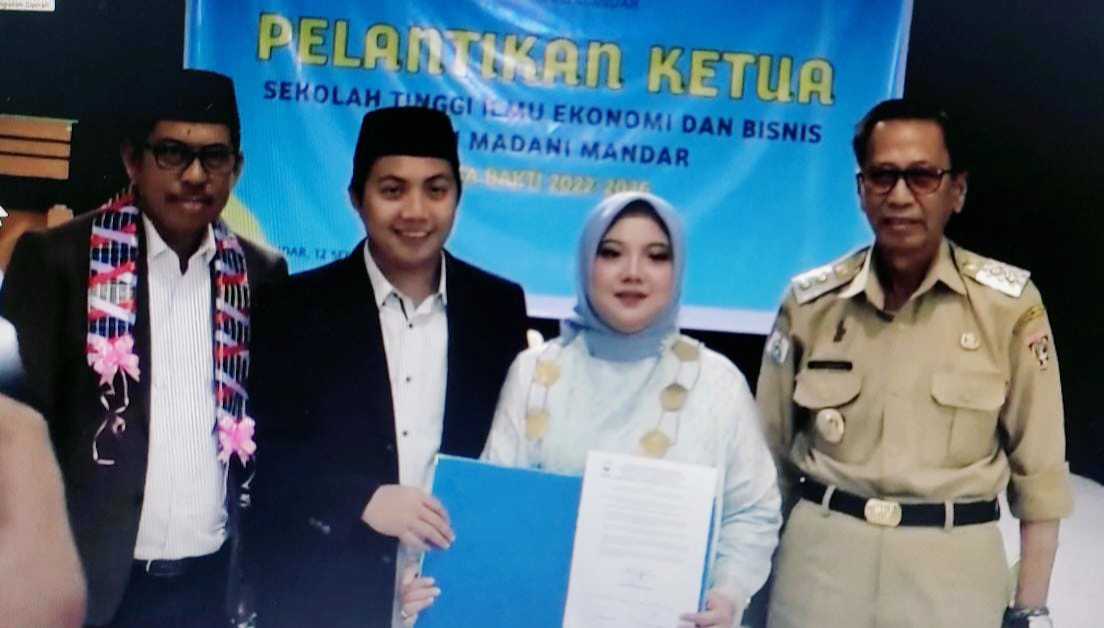 STIEB Insan Madani Mandar Dipimpin Ketua Baru Nurul Awaina, S.Fam, M.Si, MM