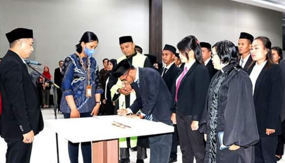 Ketua Bawaslu Poso Lantik 57 Anggota Panwascam