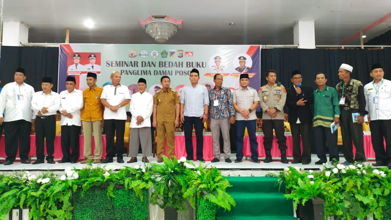 Seminar dan Bedah Buku Panglima Damai Poso Banyak Peminat