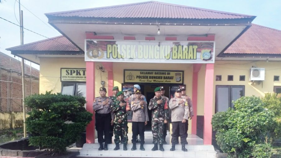 Ini Pesan Kapolsek Bungku Barat Saat Pimpin Apel Bersama TNI/Polri se- kecamatan