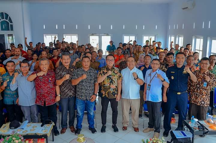 Tahun Ini Bupati Morowali Utara Naikan Dana Kesejahteraan para Kades dan BPD