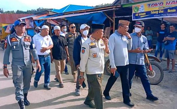 Wabup Morowali Utara Kunjungi Pasar Ramadhan Kolonodale