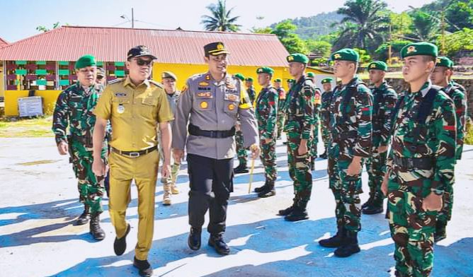 Bupati Morowali Utara Pimpin Apel Gelar Pasukan Operasi Ketupat 2023