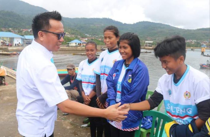 Muna Barat Kendari Juara 1 Kejuaraan Terbuka Nasional Dragon Boat di Morut