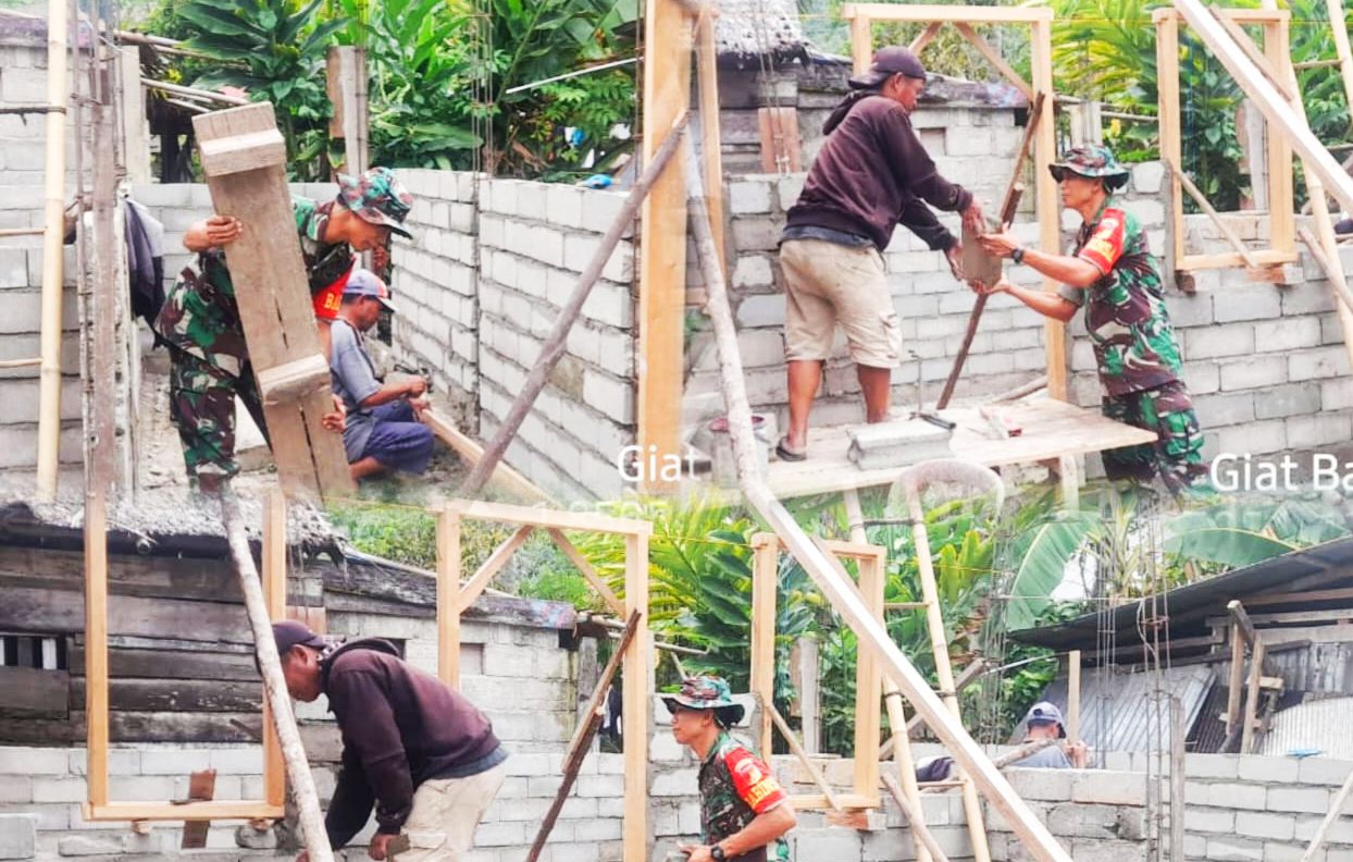 Babinsa Koramil 1307-02/Pamona Puselemba Bantu Bangun Dapur Rumah Warga