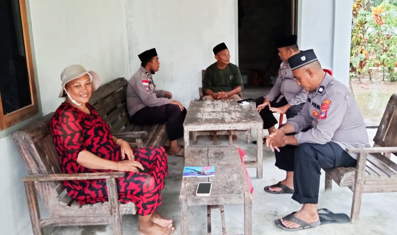 Satgas Madago Raya Bersinergi Dengan Imam Masjid Nurul Amin Lawan Radikalisme di Parimo
