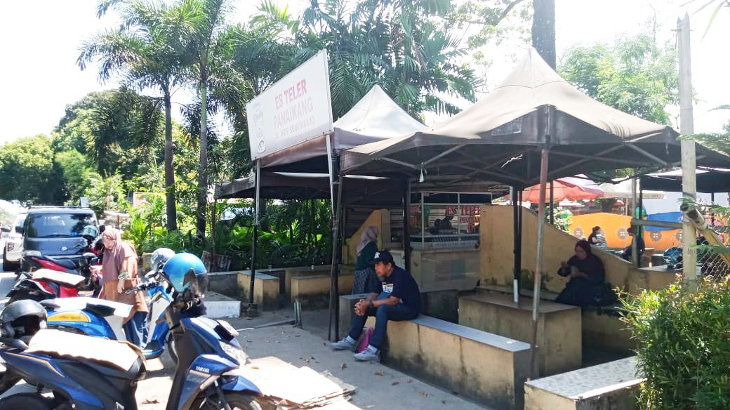 Sudah 30 Tahun Eksis Berjualan, Begini Cara Es Teler Panaikang Pertahankan Cita Rasa