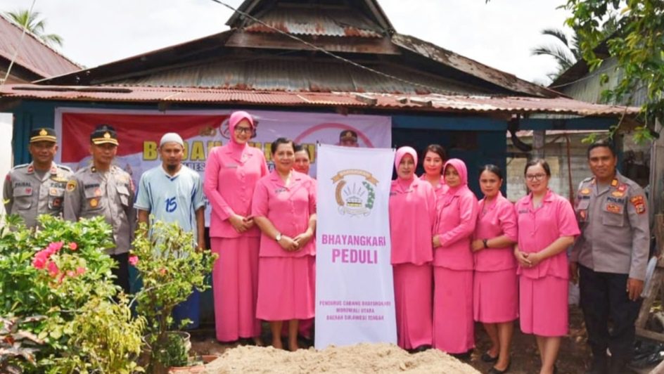 Jelang HUT Bhayangkara ke 78. Polres Morowali Utara Bedah Rumah Warga
