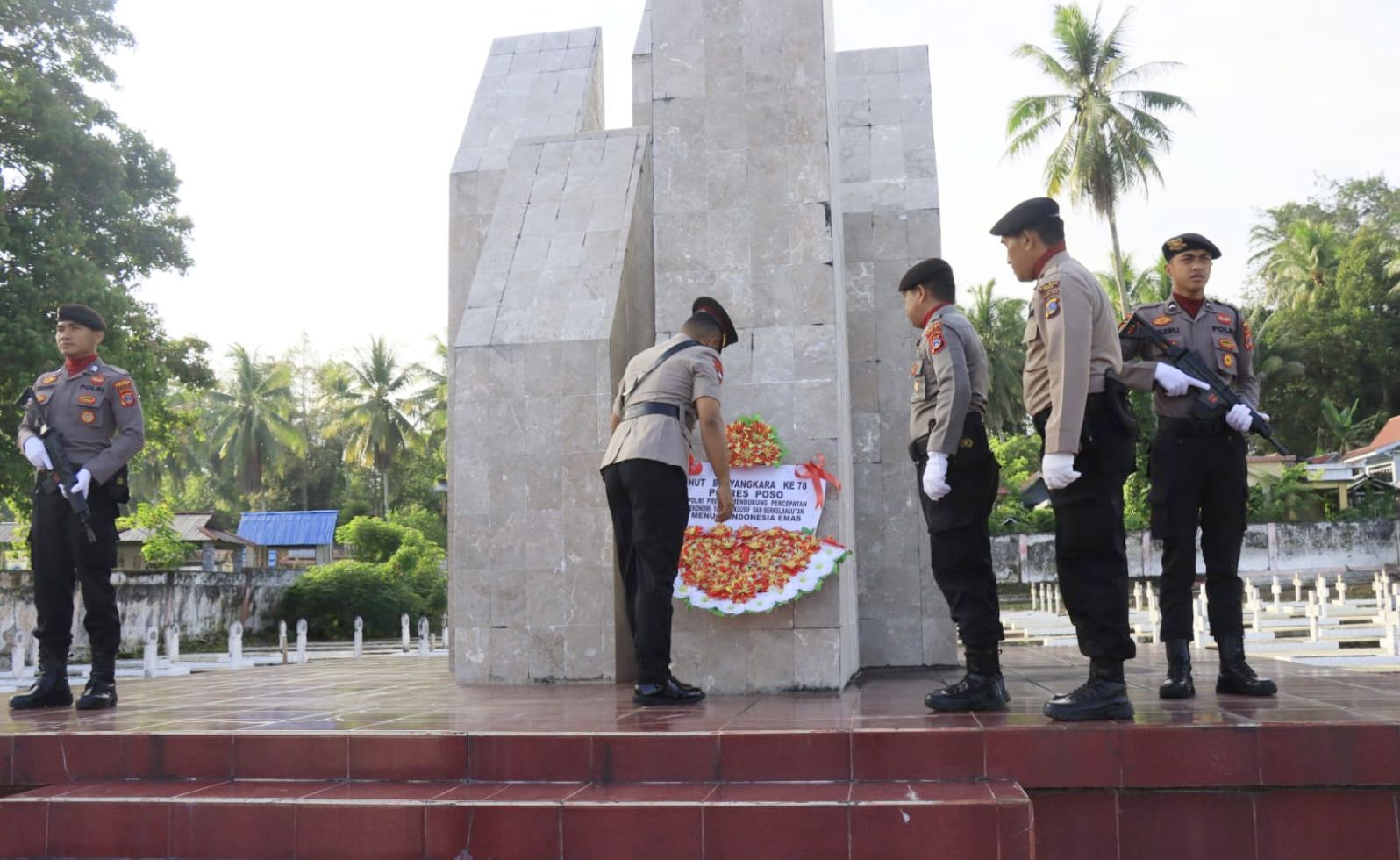 Polres Poso Berziarah di TMP Kawua dan Tugu Prasasti Andi Sapa Sudirman di Tamanjeka