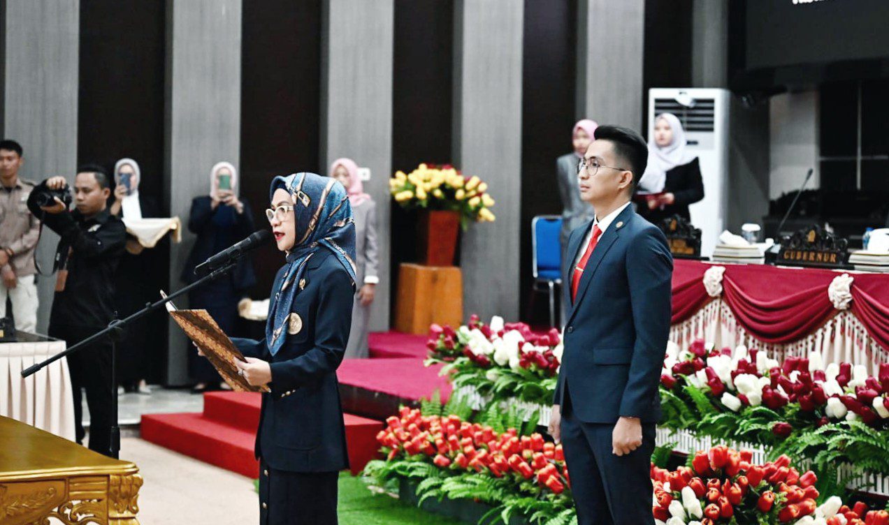 Ketua DPRD Sulteng Lantik Fadli Anang PAW Anggota DPRD