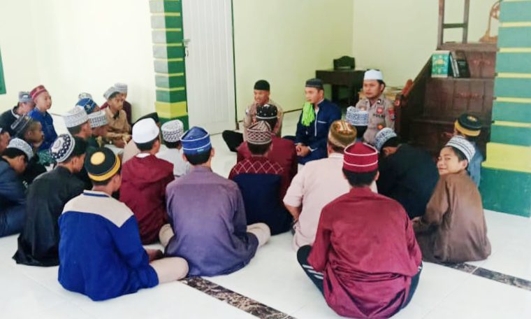Da’i Kamtibmas Sambangi Pondok Pesantren Al Fatah di Touna