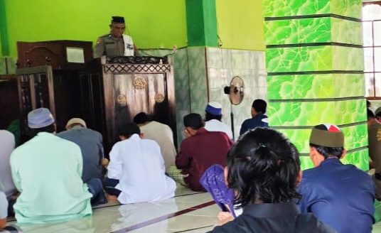Dai Polri Sampaikan Pesan Cinta Tanah Air di Masjid Ar-Rahman Poso