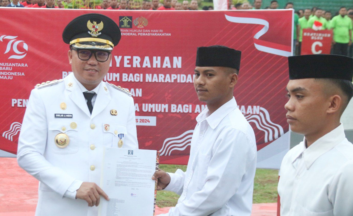 Bupati Morowali Utara Serahkan Remisi HUT ke79 Kemerdekaan RI Kepada 161 Orang Narapidana Lapas Kolonodale