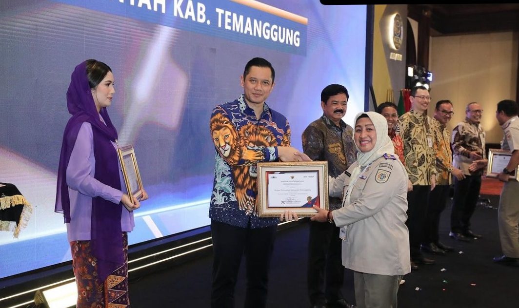 Menteri ATR/BPN Menganugerahi 46 Satker Berpredikat WTAB