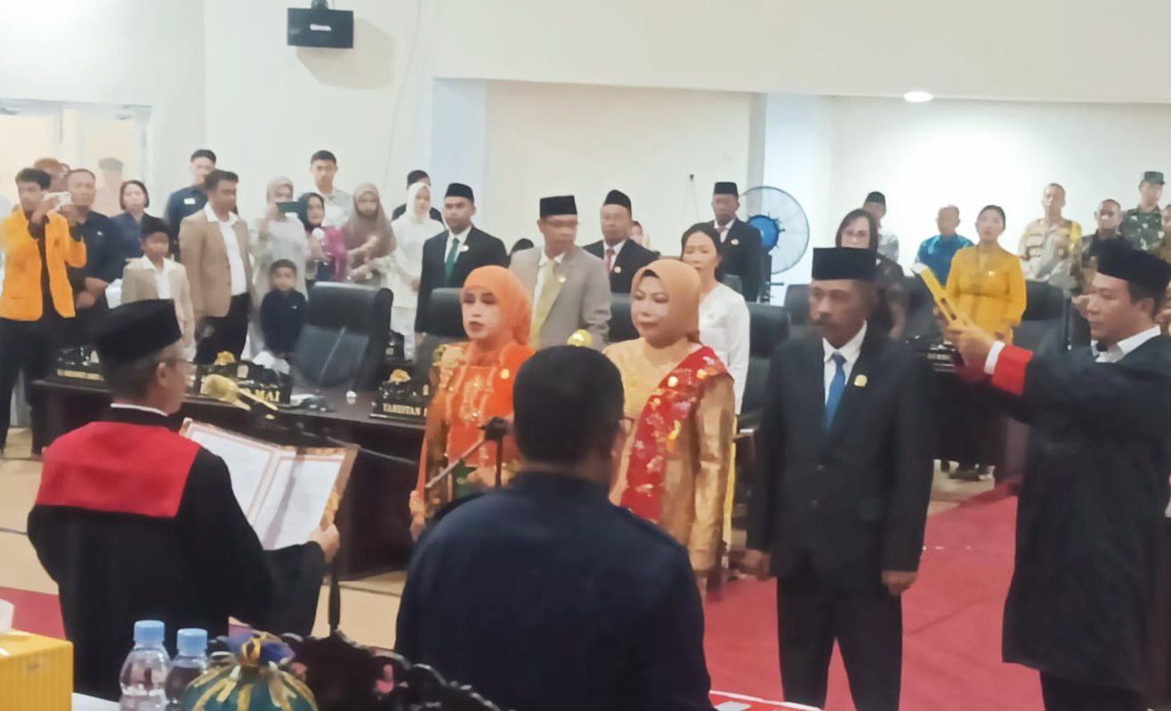 Tiga Pimpinan DPRD Morowoali Utara Periode 2024-2029 Dilantik