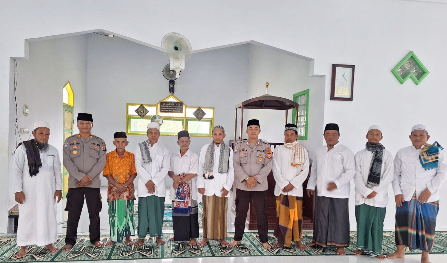 Sholat Jumat Keliling, Satgas Madago Raya Cooling System Jelang Pilkada Touna 2024
