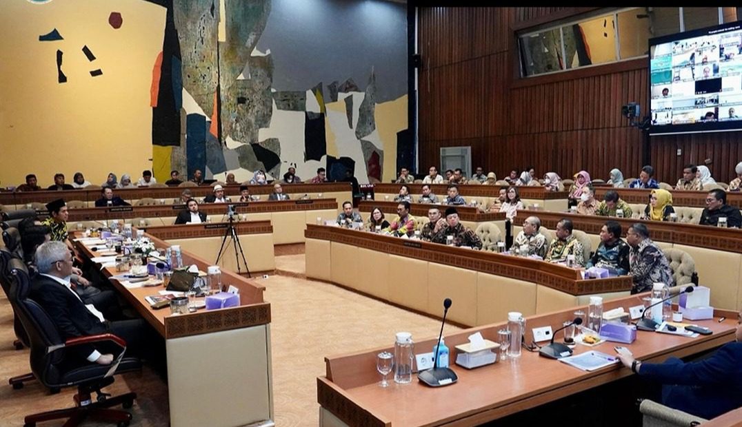 Menteri Nusron Paparkan Program 100 Hari Kerja dalam Raker Perdana Bersama Komisi II DPR RI