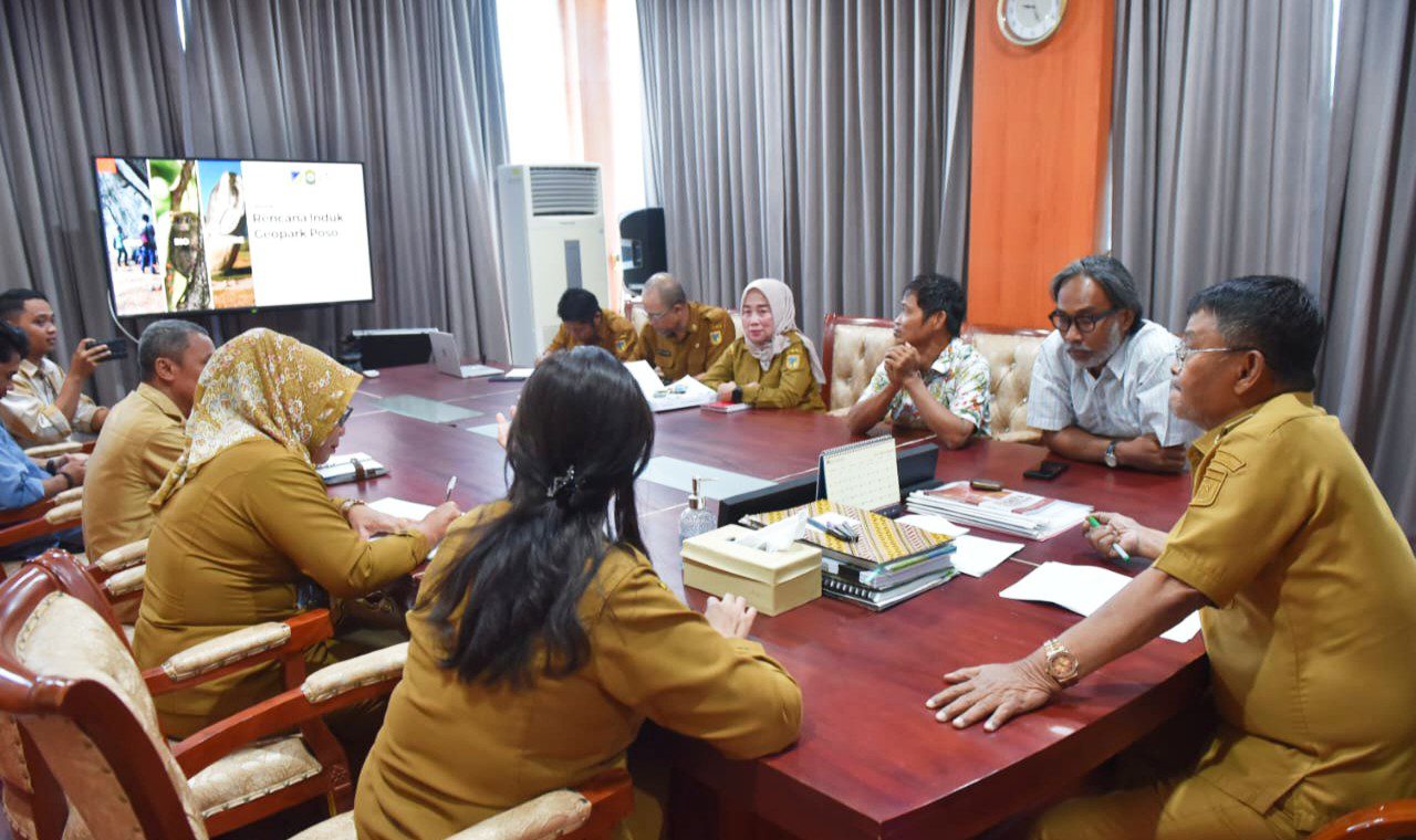 Dokumen Renduk Geopark Poso Untuk Pariwisata Sulawesi Tengah