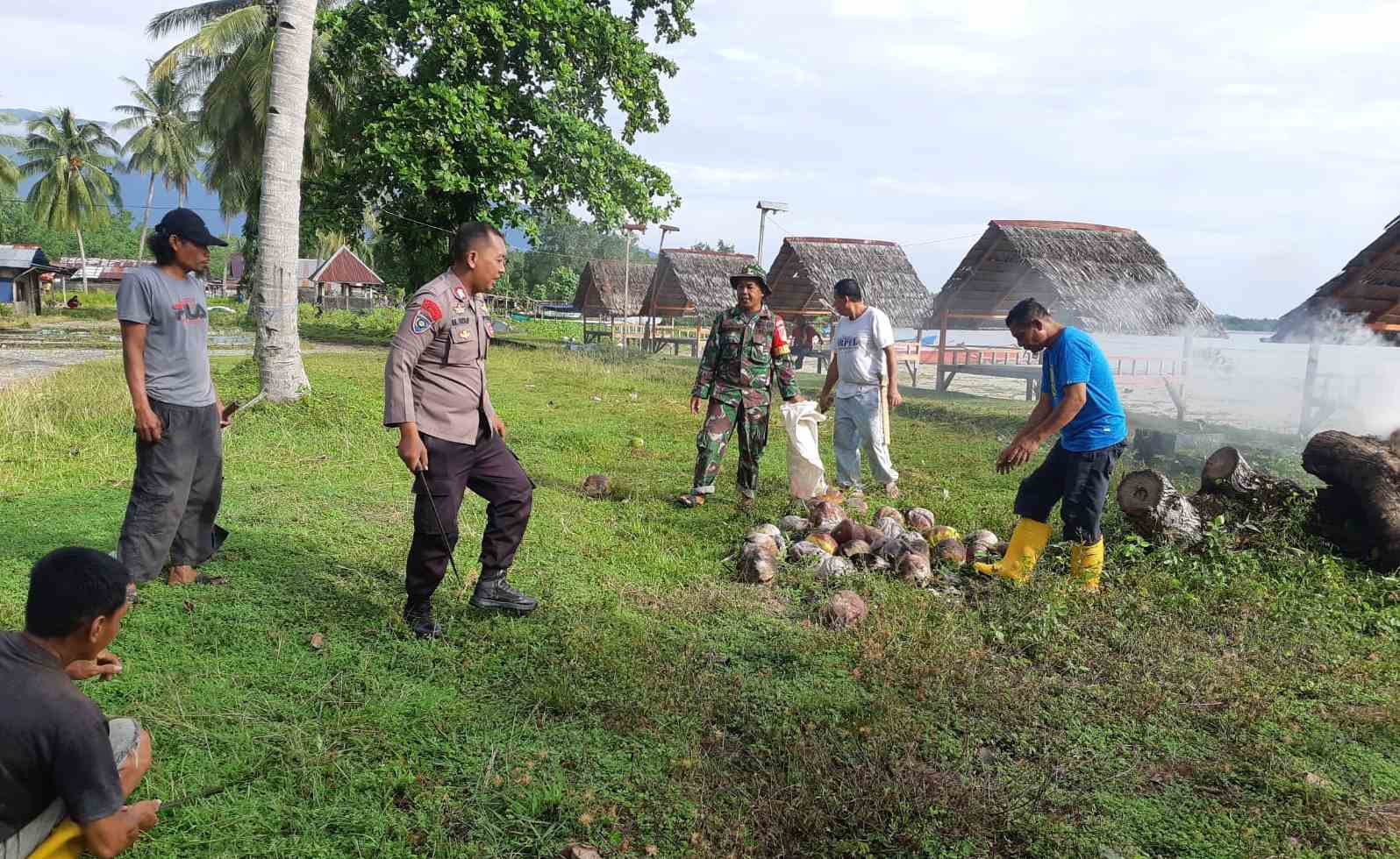 Bhabinkamtibmas Mapane Ajak Kerja Bakti Semua Elemen Masyarakat