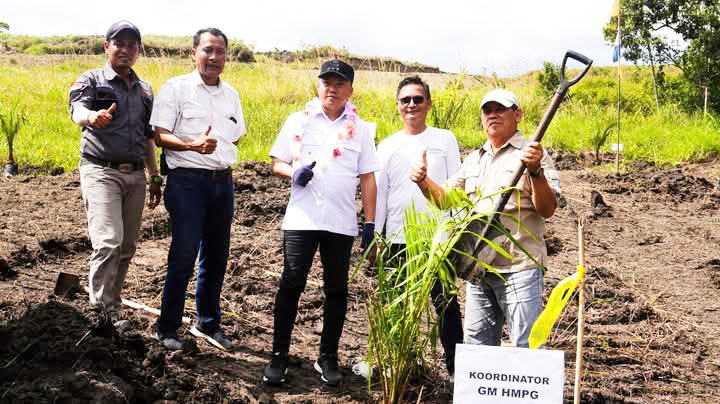 Bupati Morowali Utara Resmikan Kebun Kelapa Sawit PT. CAS di Desa Menyo’e