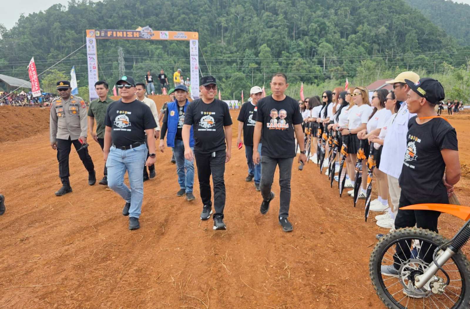 Kapolres Morowali Utara Sumbang 1 Unit Motor Mendukung MAY DAY Morut 2025 Grasstrack