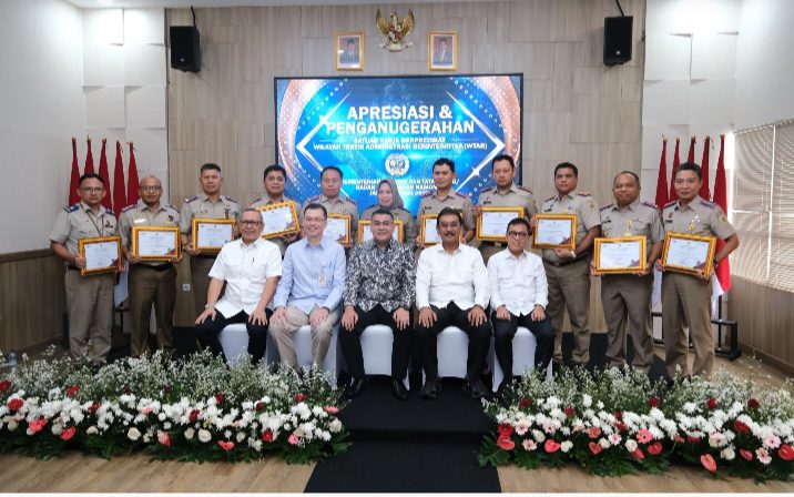Anugerahkan WTAB ke 11 Kantor Pertanahan, Wamen Ossy Tegaskan Arah Birokrasi yang Bersih dan Berintegritas