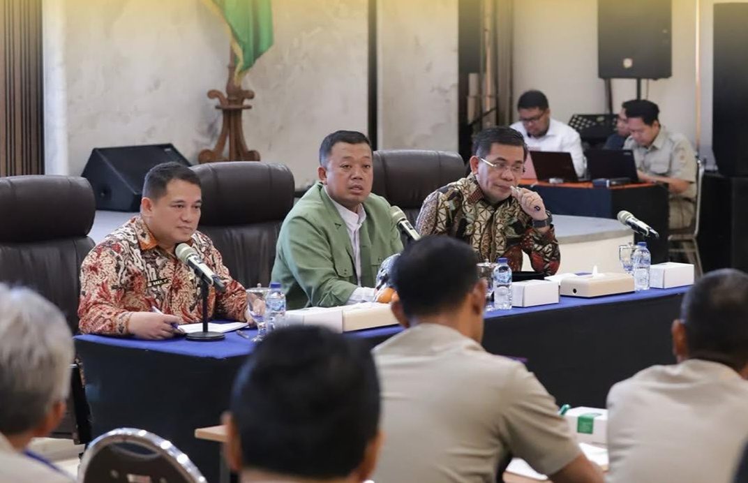 Dorong Percepatan Penyelesaian Masalah Pertanahan, Menteri Nusron Beri Pembinaan di Kanwil BPN Provinsi Jawa Timur